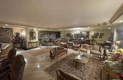 Apartment - 5 Bedrooms - 4 Bathrooms for sale in Mosadak St. - Dokki - Giza