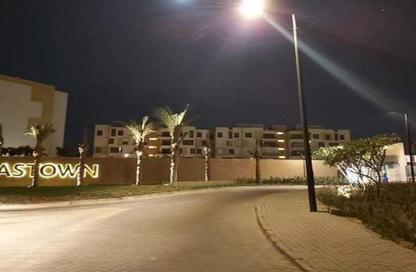 Apartment - 3 Bedrooms - 3 Bathrooms for sale in Eastown - 5th Settlement Compounds - The 5th Settlement - New Cairo City - Cairo