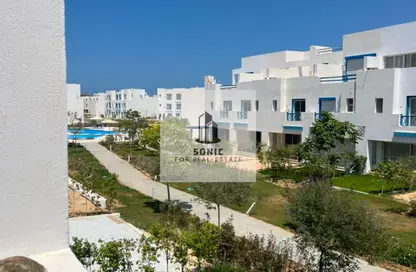 Chalet - 2 Bedrooms - 2 Bathrooms for sale in Mountain View - Ras Al Hekma - North Coast