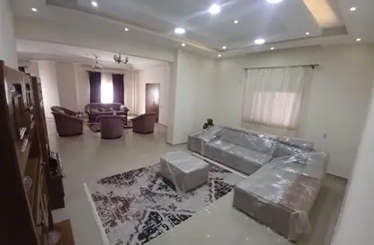 شقة - 3 غرف نوم - 3 حمامات للايجار في شارع الجزيرة - المستثمرين الجنوبية - مدينة القاهرة الجديدة - القاهرة