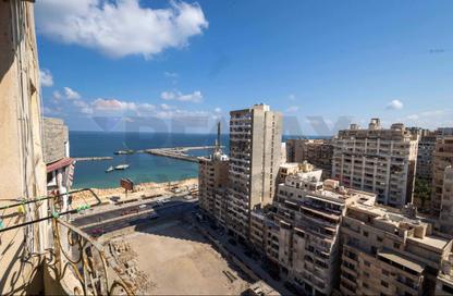 Apartment - 3 Bedrooms - 1 Bathroom for rent in Shaarawy St. - Laurent - Hay Sharq - Alexandria