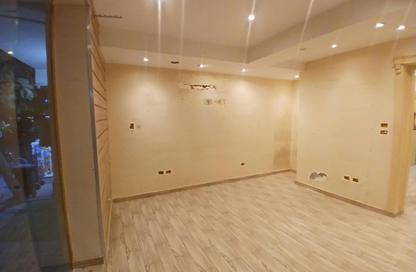 Shop - Studio - 2 Bathrooms for rent in Shooting Club Street - Dokki - Giza