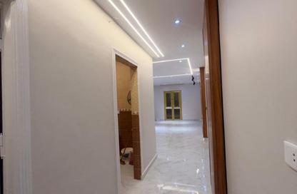 Apartment - 3 - 2 for sale in Schools Road - Al Hadaba Al Wosta - Mokattam - Cairo