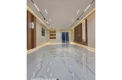 Apartment - 3 Bedrooms - 3 Bathrooms for sale in Gate 4 - Mena - Hadayek El Ahram - Giza