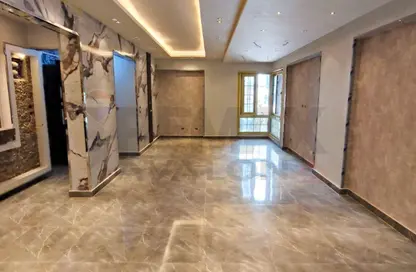 شقة - 3 غرف نوم - 2 حمامات للبيع في ميدان فيكتور عمانوئيل - سموحة - حي شرق - الاسكندرية