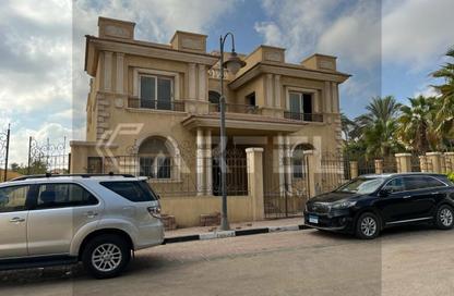 Villa - 6 - 6 for sale in Fountain Park - 5th Settlement Compounds - The 5th Settlement - New Cairo City - Cairo
