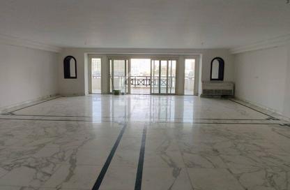 Office Space - 4 Bedrooms - 4 Bathrooms for rent in Mohamed Mazhar St. - Zamalek - Cairo