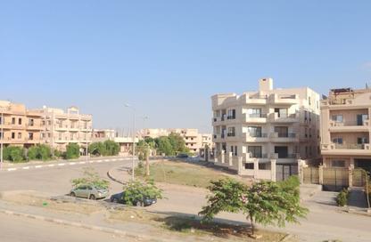 شقة - 3 - 2 للبيع في المجاورة الثانية - الحي الثالث شرق - مدينة الشروق - القاهرة
