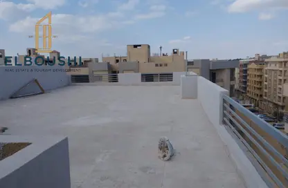 Roof - 3 Bedrooms - 1 Bathroom for sale in Al Andalus District - New Cairo City - Cairo