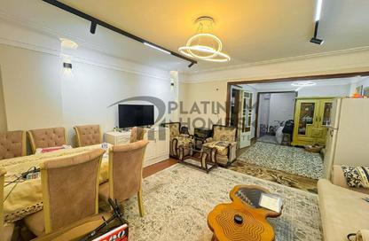 Apartment - 3 Bedrooms - 1 Bathroom for sale in Gamal Abdel Nasser Road - Sidi Beshr - Hay Awal El Montazah - Alexandria