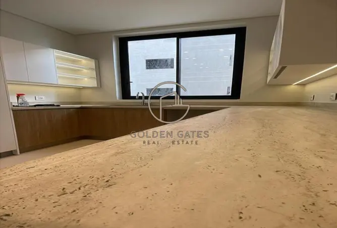 112974012 - Property Image 2