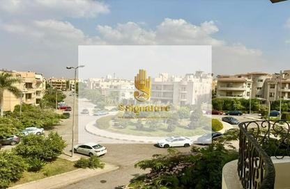 Apartment - 3 Bedrooms - 2 Bathrooms for sale in Ganoob El Acadimia - New Cairo City - Cairo