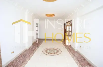 Apartment - 3 Bedrooms - 2 Bathrooms for sale in Abd Al Aziz Fahmy St. - Sidi Gaber - Hay Sharq - Alexandria