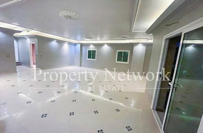 Apartment - 4 - 2 for sale in Street 32 - District 5 - The 5th Settlement - New Cairo City - Cairo