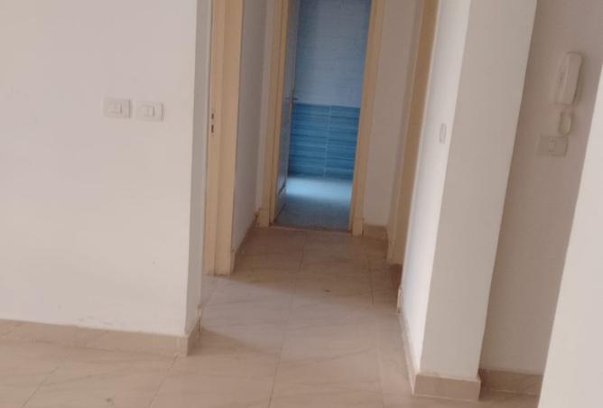 93817695 - Property Image 3