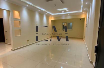 Apartment - 3 Bedrooms - 2 Bathrooms for rent in Mohammed Farid Axis - District 4 - The 5th Settlement - New Cairo City - Cairo