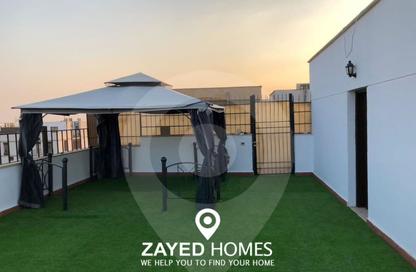 سطح - غرفة نوم - 1 حمام للايجار في ذا كورت ياردز - كمبوندات الشيخ زايد - الشيخ زايد - الجيزة