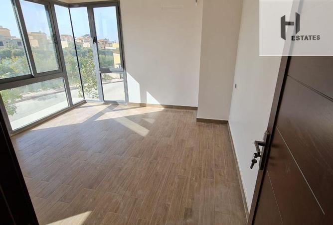 102918373 - Property Image 2