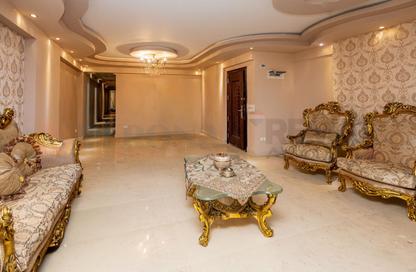 Apartment - 3 Bedrooms - 2 Bathrooms for sale in Ismail Al Habrouk St. - Glim - Hay Sharq - Alexandria