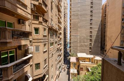 Apartment - 3 Bedrooms - 2 Bathrooms for sale in Ismail Al Habrouk St. - Glim - Hay Sharq - Alexandria