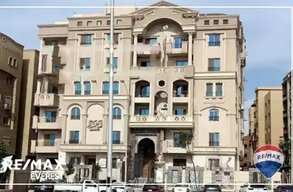 شقة - 3 غرف نوم - 2 حمامات للبيع في الحي الاول - مدينة 6 أكتوبر - الجيزة