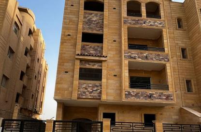 Apartment - 3 Bedrooms - 2 Bathrooms for sale in Mohamed Naguib Axis - Abou El Houl - New Cairo City - Cairo