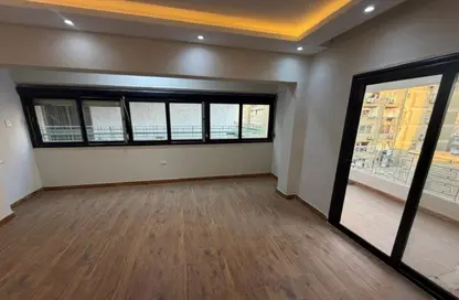 Apartment - 3 Bedrooms - 2 Bathrooms for sale in Lebanon Square - Mohandessin - Giza