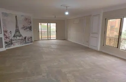 شقة - 3 غرف نوم - 2 حمامات للبيع في طريق داخل كمبوند الصفوة - دجلة - حي المعادي - القاهرة