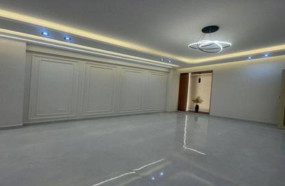 Apartment - 4 Bedrooms - 3 Bathrooms for sale in Creek Town - The 1st Settlement - New Cairo City - Cairo Apartment - 4 Bedrooms - 3 Bathrooms for sale in Creek Town - The 1st Settlement - New Cairo City - Cairo