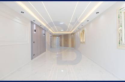 Apartment - 3 Bedrooms - 2 Bathrooms for sale in El Gaish Road - Miami - Hay Awal El Montazah - Alexandria
