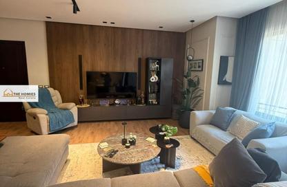 Apartment - 2 Bedrooms - 2 Bathrooms for sale in Palm Hills Village Gate - South Investors Area - New Cairo City - Cairo
