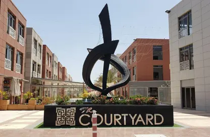 مساحات مكتبية - 8 غرف نوم - 2 حمامات للايجار في ذا كورت يارد - الحي الثاني عشر - الشيخ زايد - الجيزة