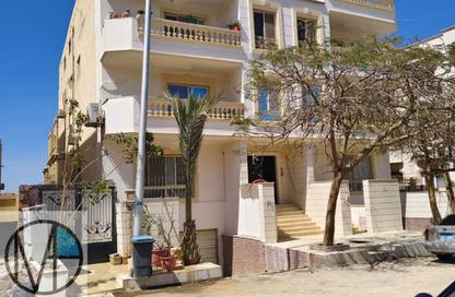 Apartment - 3 Bedrooms - 2 Bathrooms for sale in Al Narges 2 - Al Narges - New Cairo City - Cairo