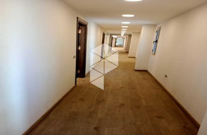 مساحات مكتبية - استوديو - 2 حمامات للايجار في شارع التسعين الجنوبي - التجمع الخامس - مدينة القاهرة الجديدة - القاهرة