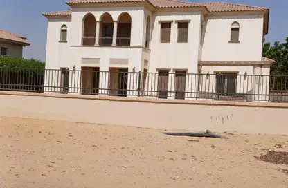 Villa - 3 Bedrooms - 4 Bathrooms for sale in Levana - Uptown Cairo - Mokattam - Cairo