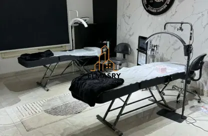 عيادة - 2 غرف نوم - 1 حمام للايجار في شارع مصدق - الدقي - الجيزة