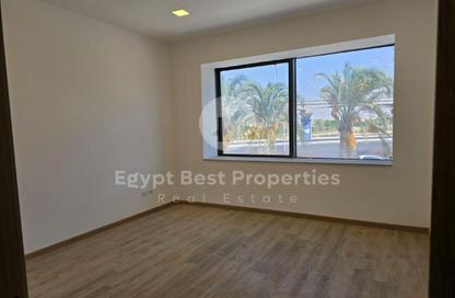 Office Space - Studio - 1 Bathroom for rent in Lake Town Mall - 5th Settlement Compounds - The 5th Settlement - New Cairo City - Cairo