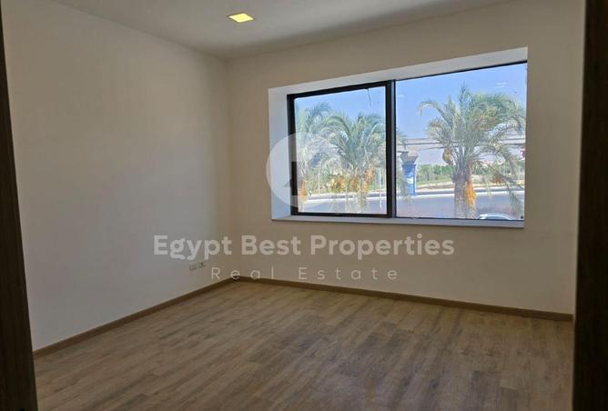 102074080 - Property Image 2