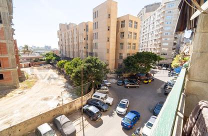 Apartment - 3 Bedrooms - 1 Bathroom for sale in Camp Chezar - Hay Wasat - Alexandria