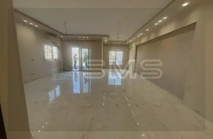 شقة - 3 غرف نوم - 3 حمامات للايجار في غرب الجولف - كمبوندات القطامية - القطامية - مدينة القاهرة الجديدة - القاهرة