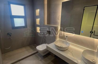 Apartment - 3 Bedrooms - 2 Bathrooms for sale in Eastown - 5th Settlement Compounds - The 5th Settlement - New Cairo City - Cairo