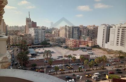 Apartment - 3 Bedrooms - 1 Bathroom for sale in Mohamed Fawzy Moaz St. - Smouha - Hay Sharq - Alexandria