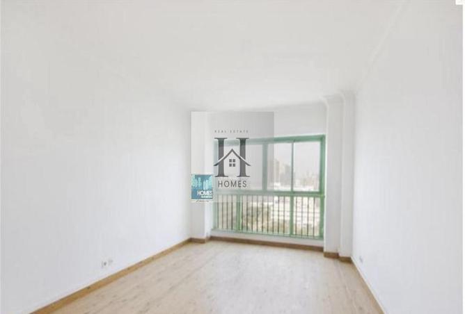 8582389 - Property Image 3