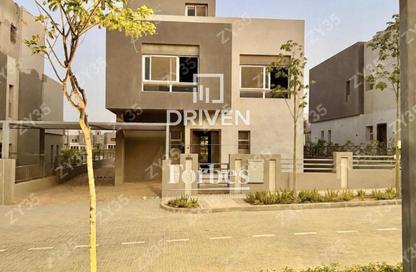 Villa - 4 Bedrooms - 5 Bathrooms for sale in Etapa - Sheikh Zayed Compounds - Sheikh Zayed City - Giza