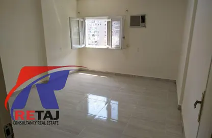 Apartment - 3 Bedrooms - 1 Bathroom for rent in Al Hadiqah Al Dawliyah - 7th District - Nasr City - Cairo