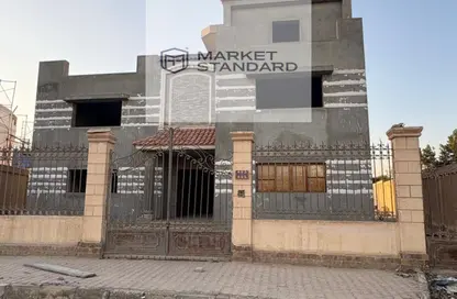 Villa - 6 Bedrooms - 6 Bathrooms for sale in Royal City - Sheikh Zayed Compounds - Sheikh Zayed City - Giza