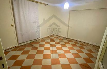 Apartment - 3 Bedrooms - 1 Bathroom for sale in Bin Mosleh Al Arman St. - Miami - Hay Awal El Montazah - Alexandria Apartment - 3 Bedrooms - 1 Bathroom for sale in Bin Mosleh Al Arman St. - Miami - Hay Awal El Montazah - Alexandria