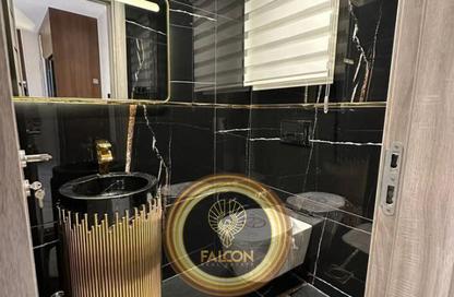 Apartment - 2 Bedrooms - 2 Bathrooms for sale in Taj City - 5th Settlement Compounds - The 5th Settlement - New Cairo City - Cairo