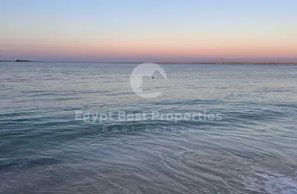 شاليه - 2 غرف نوم - 2 حمامات للبيع في بيت البحر - سيدي حنيش - الساحل الشمالي شاليه - 2 غرف نوم - 2 حمامات للبيع في بيت البحر - سيدي حنيش - الساحل الشمالي