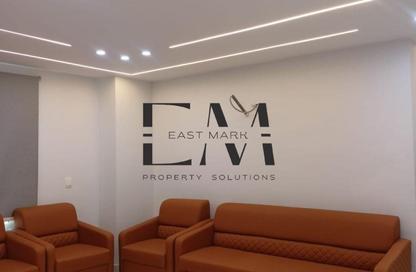 Clinic - Studio - 3 Bathrooms for rent in Gesr Al Suez St. - El Nozha El Gadida - El Nozha - Cairo